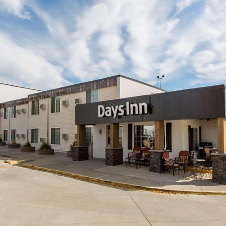 Days Inn By Wyndham Pierre Bagian luar foto