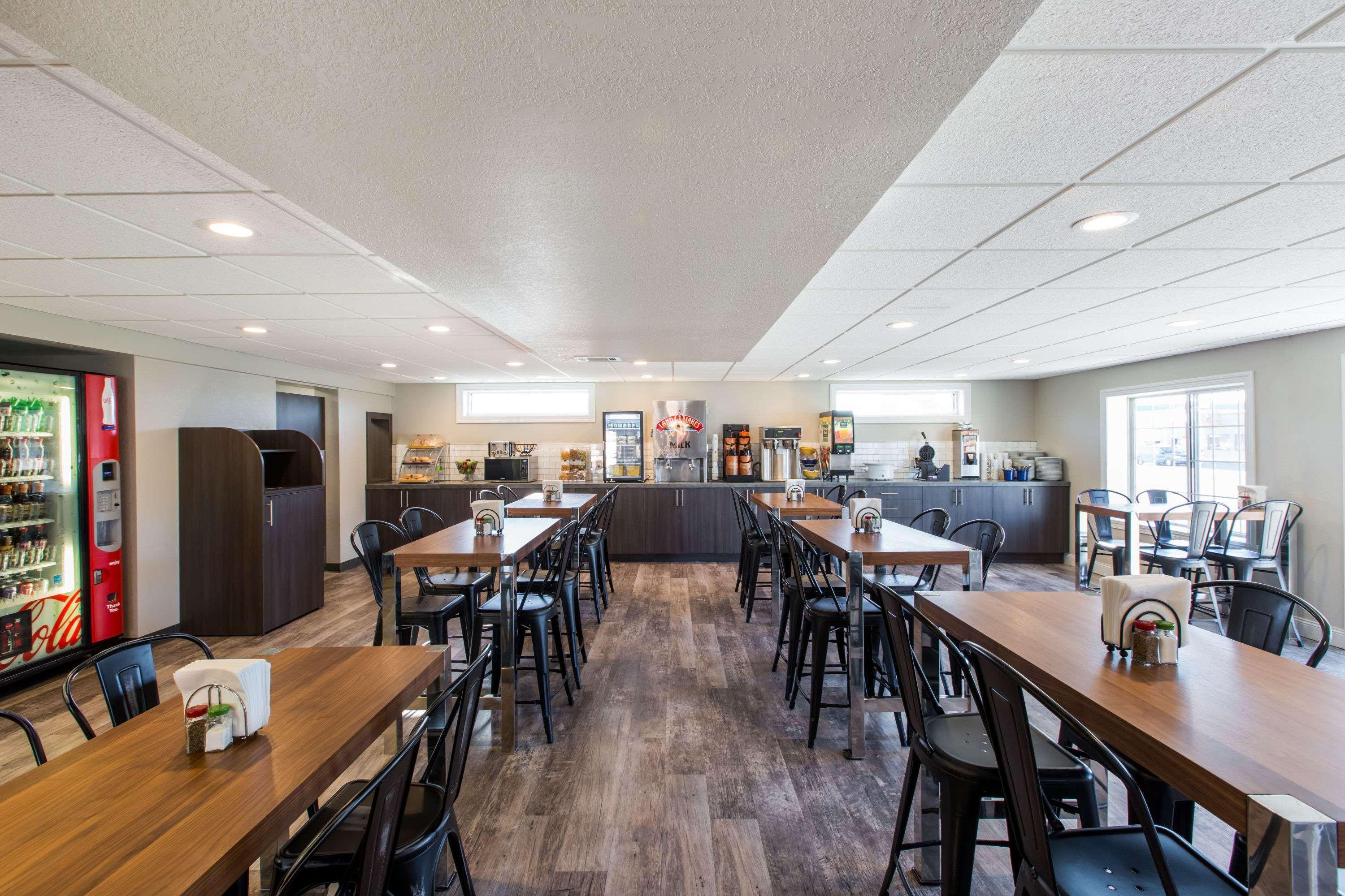 Days Inn By Wyndham Pierre Bagian luar foto