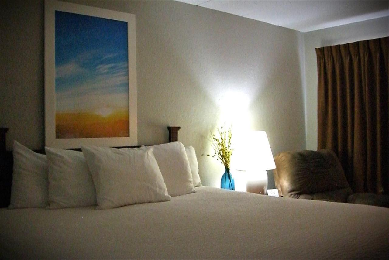 Days Inn By Wyndham Pierre Bagian luar foto