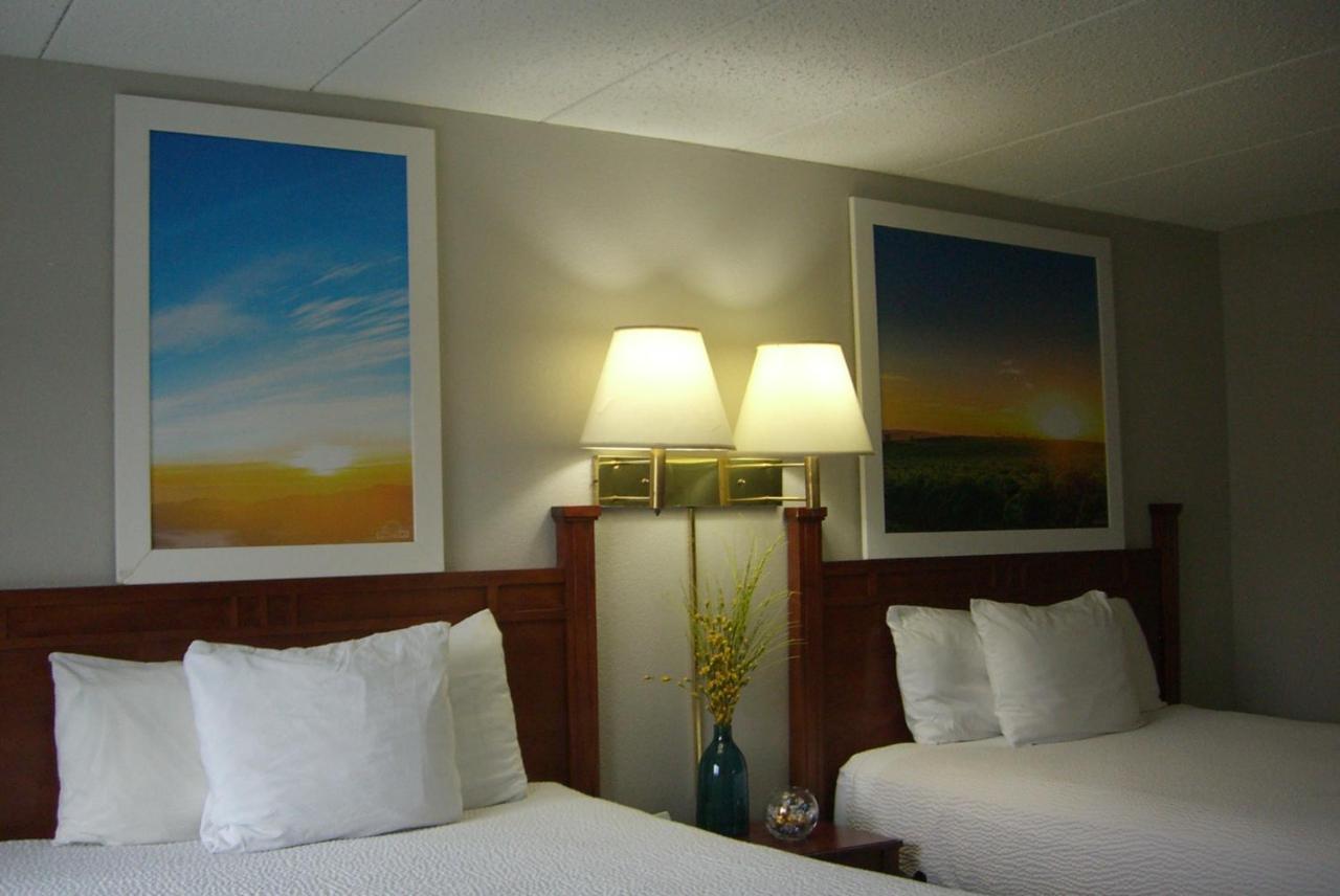 Days Inn By Wyndham Pierre Bagian luar foto