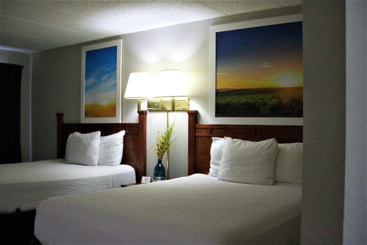 Days Inn By Wyndham Pierre Bagian luar foto