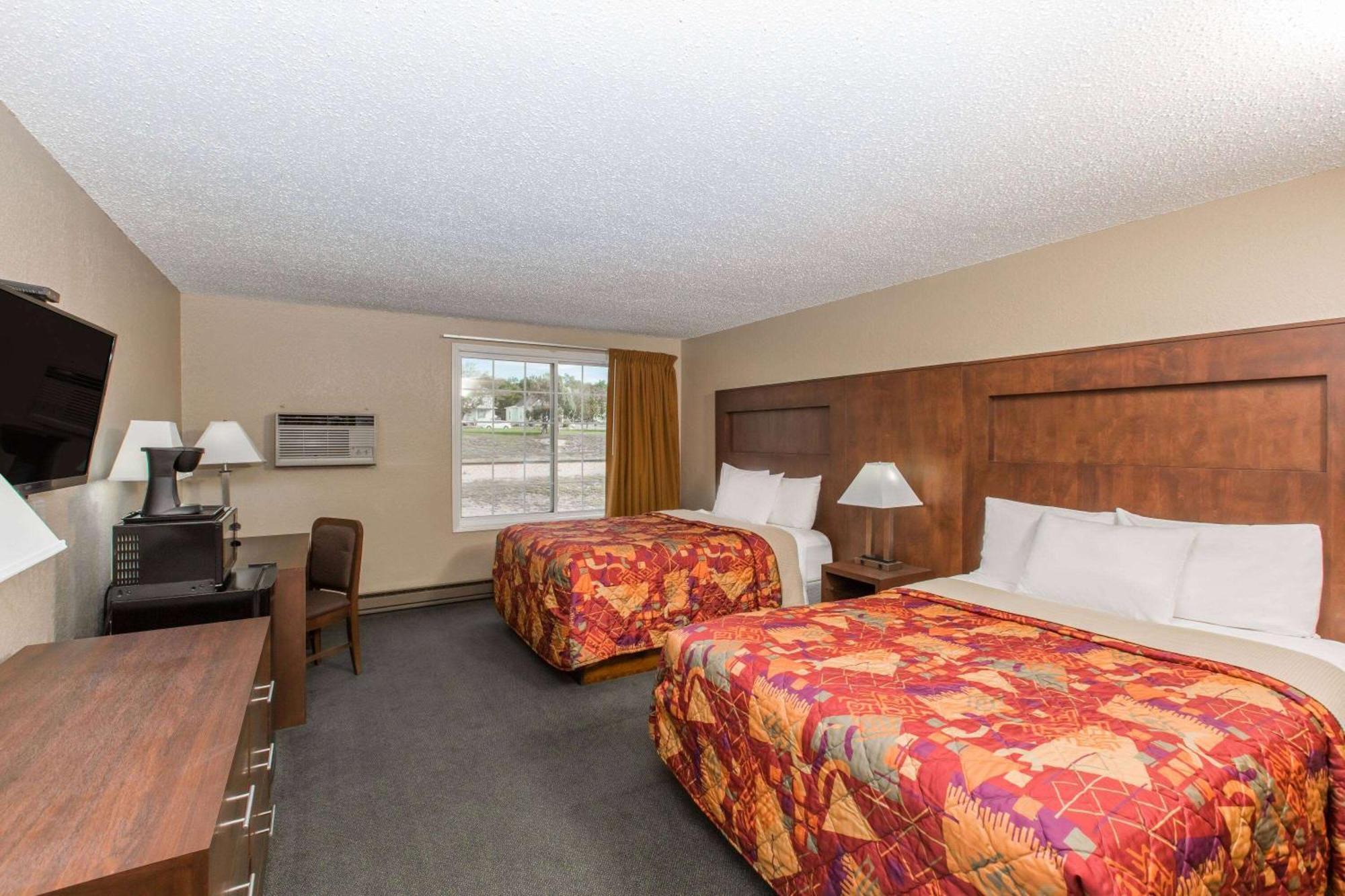 Days Inn By Wyndham Pierre Bagian luar foto